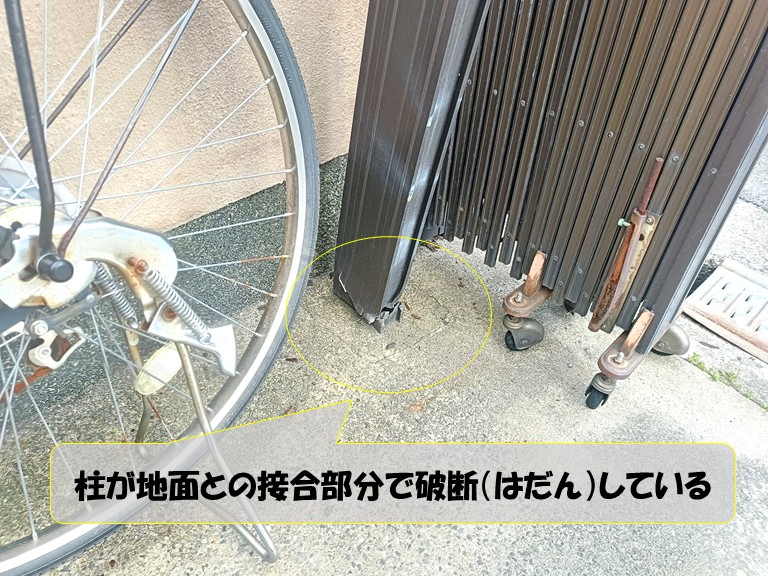 和泉市　柱が地面との接合部分で破断している